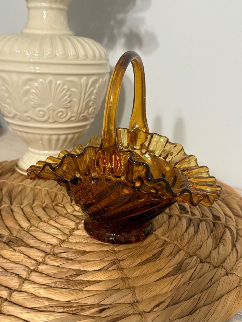 Amber glass VTG glass basket